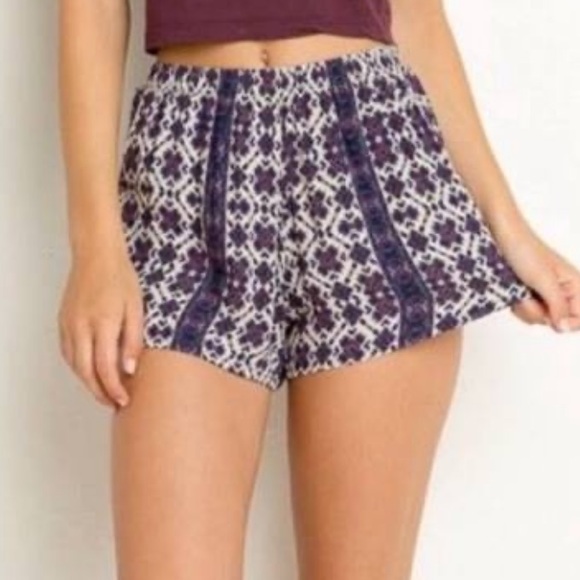 Brandy Melville Pants - BrandyMelville Shorts